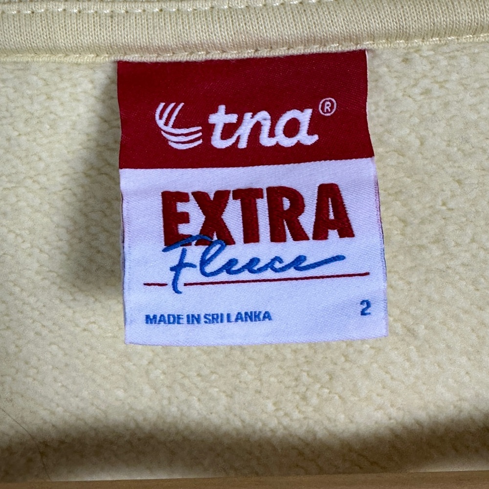Aritzia TNA Extra Fleece Perfect Crew Sweatshirt Yellow Size 2 Womens Medium‎ M - Picture 2 of 11